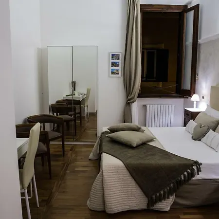 Δωμάτια σε οικογενειακή κατοικία Via Cimarra Luxury *